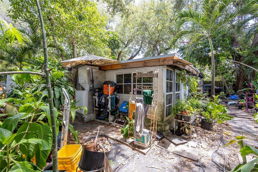 1 Bedroom Single Family Home/House's Image 6