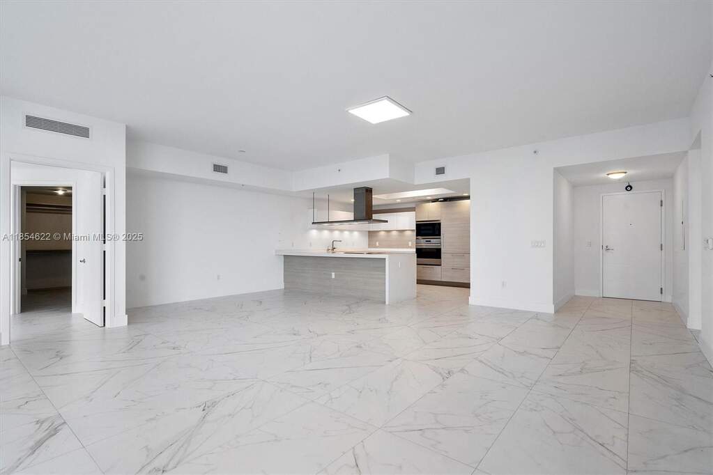 2 Bedroom Apartment/Flat's Image 4