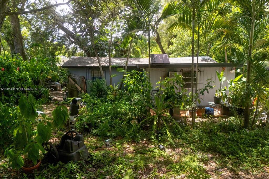 Land/Vacant Land's Image 8