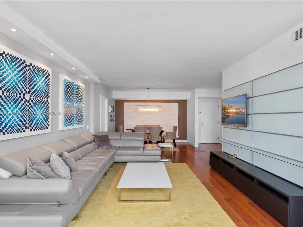 3 Bedroom Apartment/Flat's Image 18