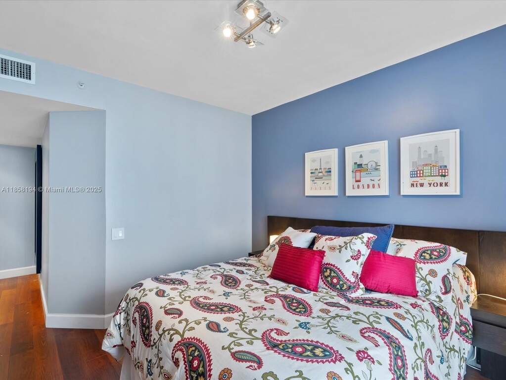 3 Bedroom Apartment/Flat's Image 31