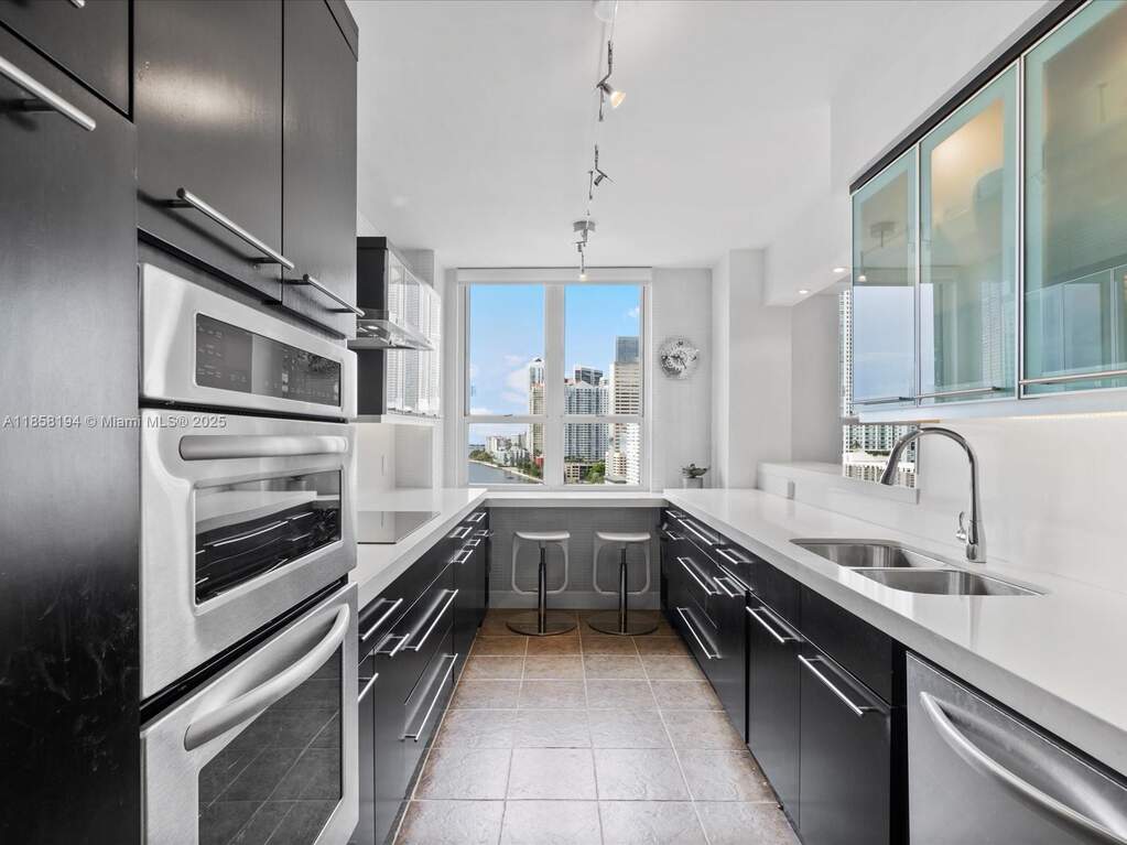 3 Bedroom Apartment/Flat's Image 3