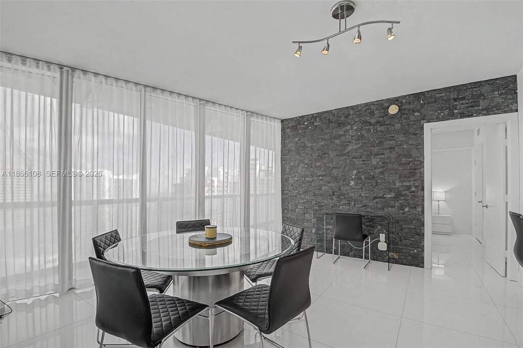 2 Bedroom Apartment/Flat's Image 20