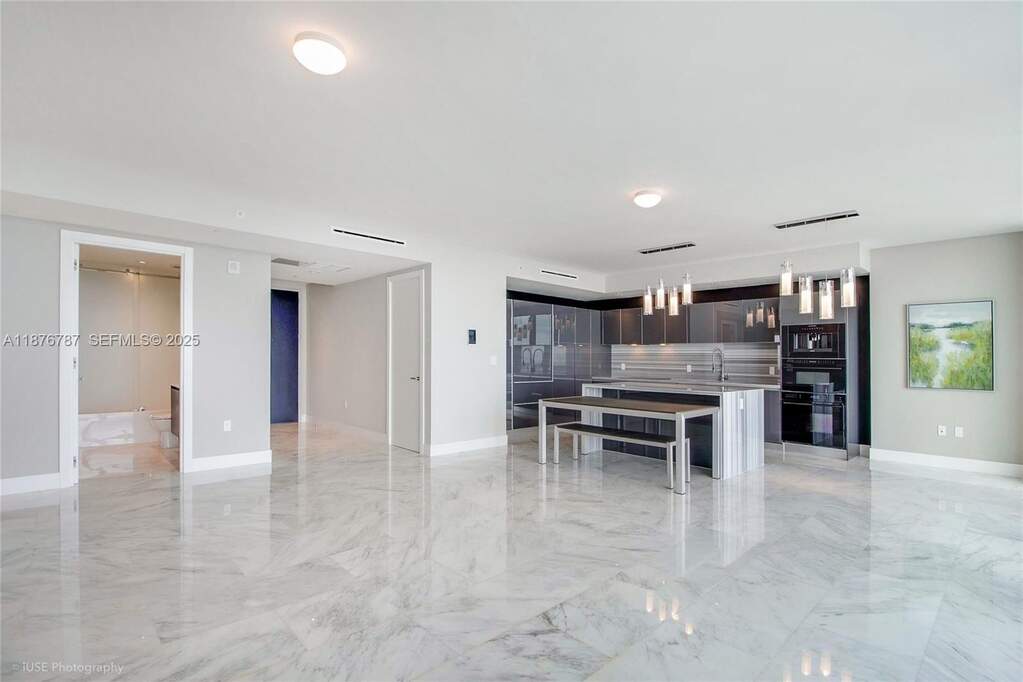 2 Bedroom Apartment/Flat's Image 3