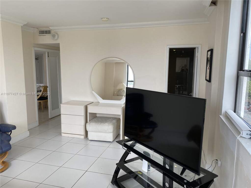 2 Bedroom Apartment/Flat's Image 12