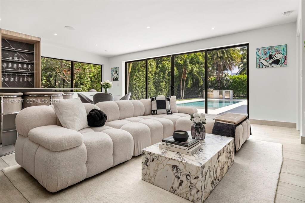 4 Bedroom Single Family Home/House's Image 10