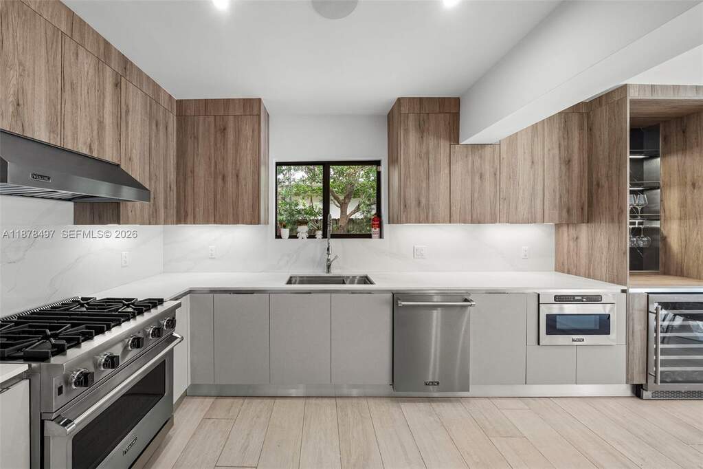 4 Bedroom Single Family Home/House's Image 12