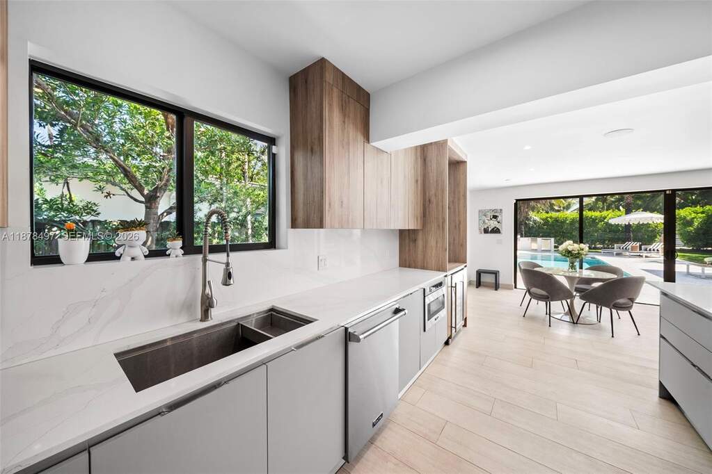 4 Bedroom Single Family Home/House's Image 14
