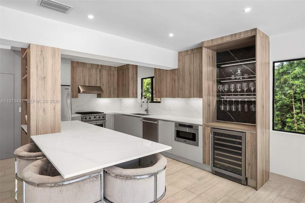4 Bedroom Single Family Home/House's Image 16
