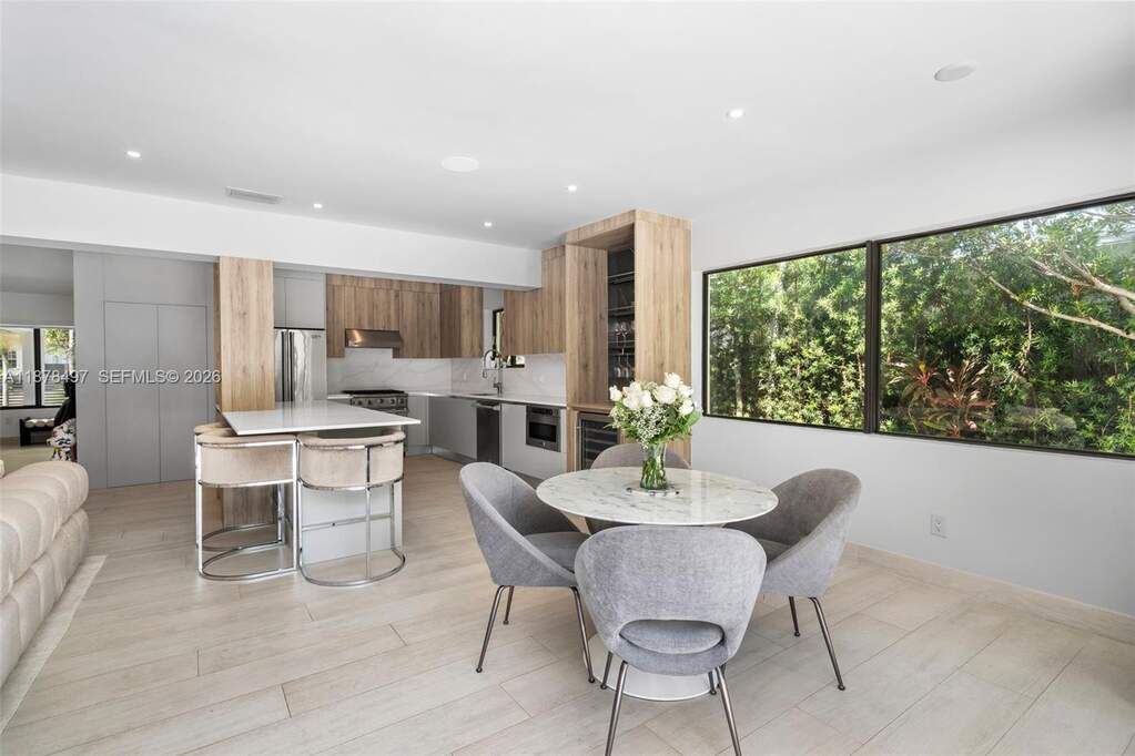 4 Bedroom Single Family Home/House's Image 17