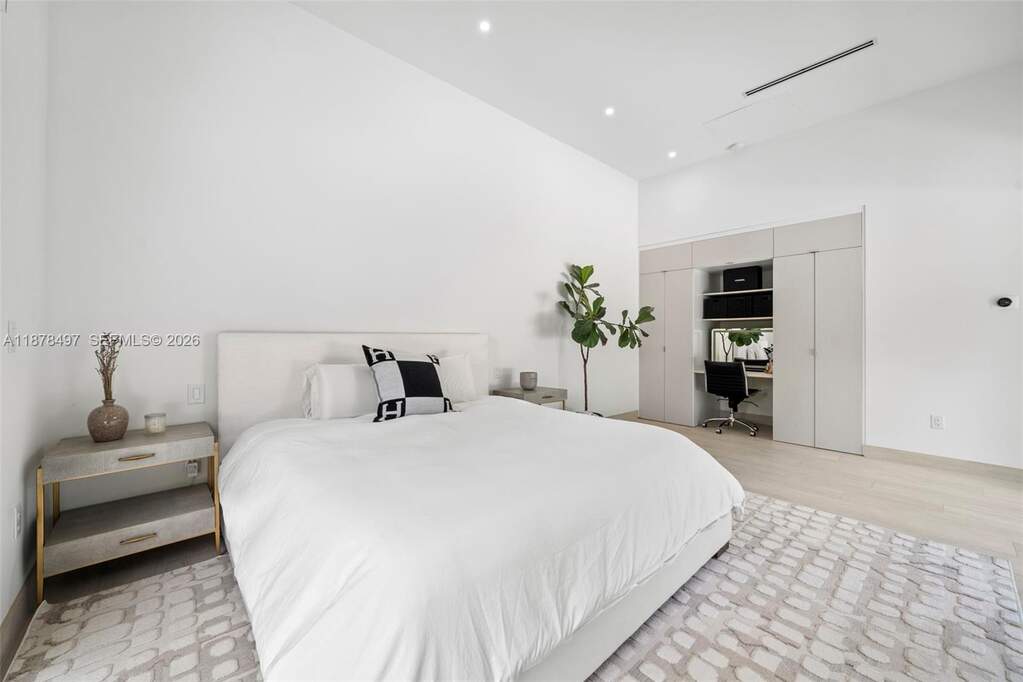 4 Bedroom Single Family Home/House's Image 25