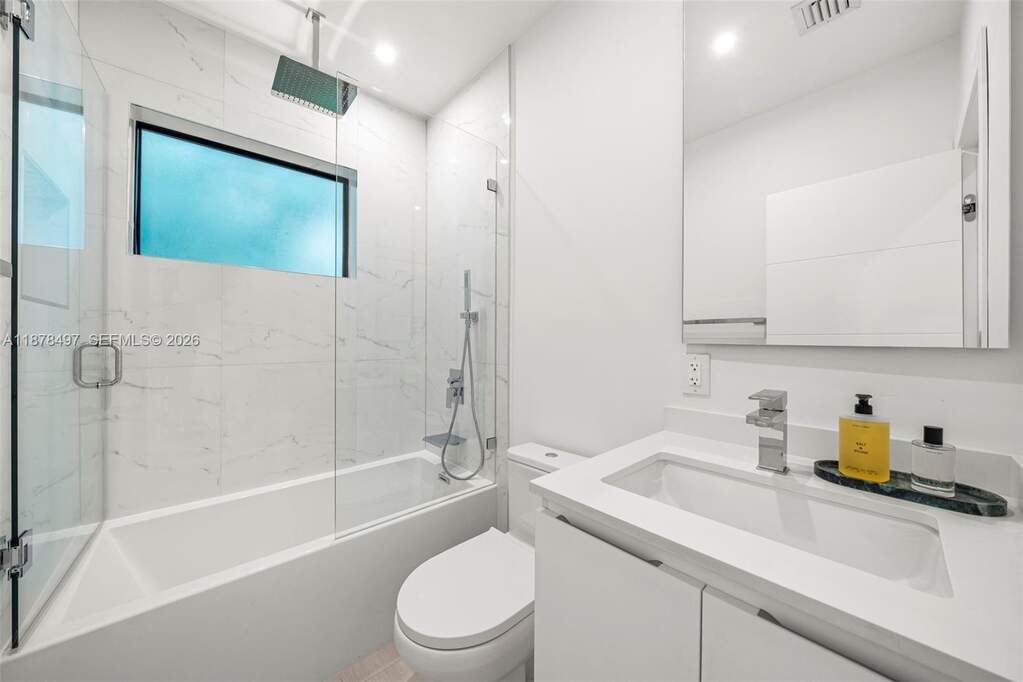 4 Bedroom Single Family Home/House's Image 31