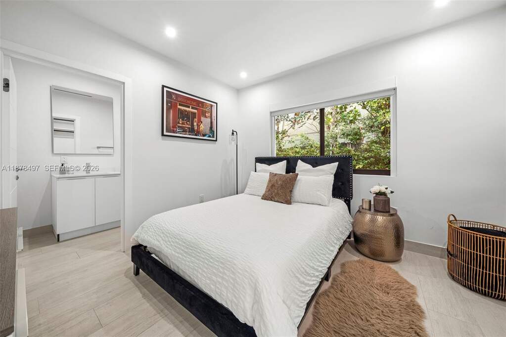 4 Bedroom Single Family Home/House's Image 32