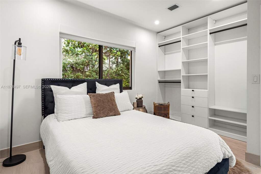 4 Bedroom Single Family Home/House's Image 33
