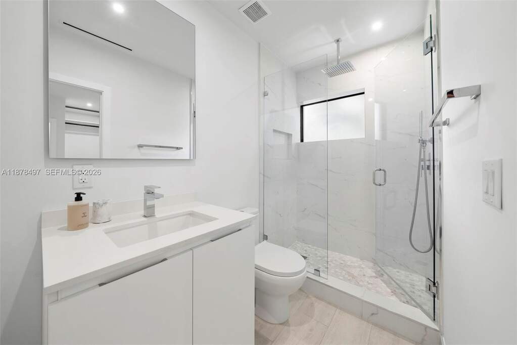 4 Bedroom Single Family Home/House's Image 34