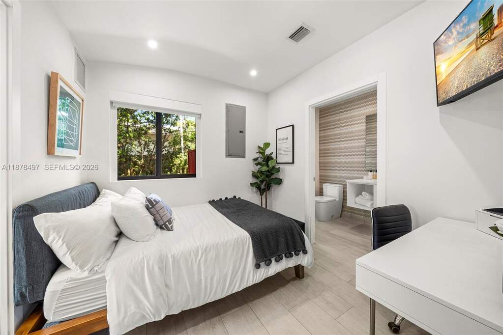 4 Bedroom Single Family Home/House's Image 35