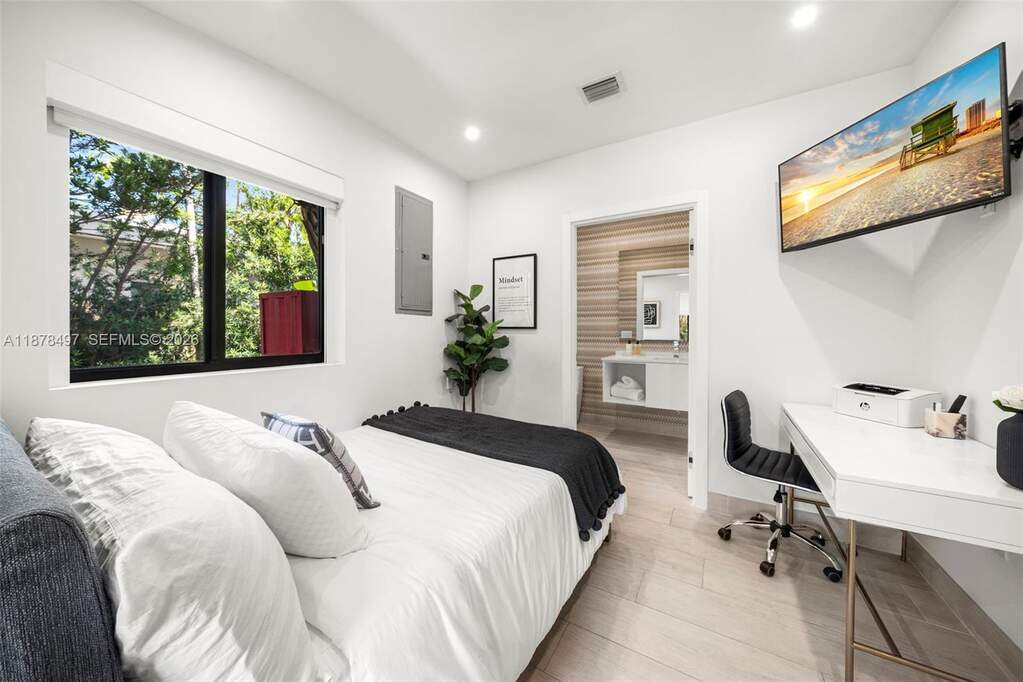 4 Bedroom Single Family Home/House's Image 36