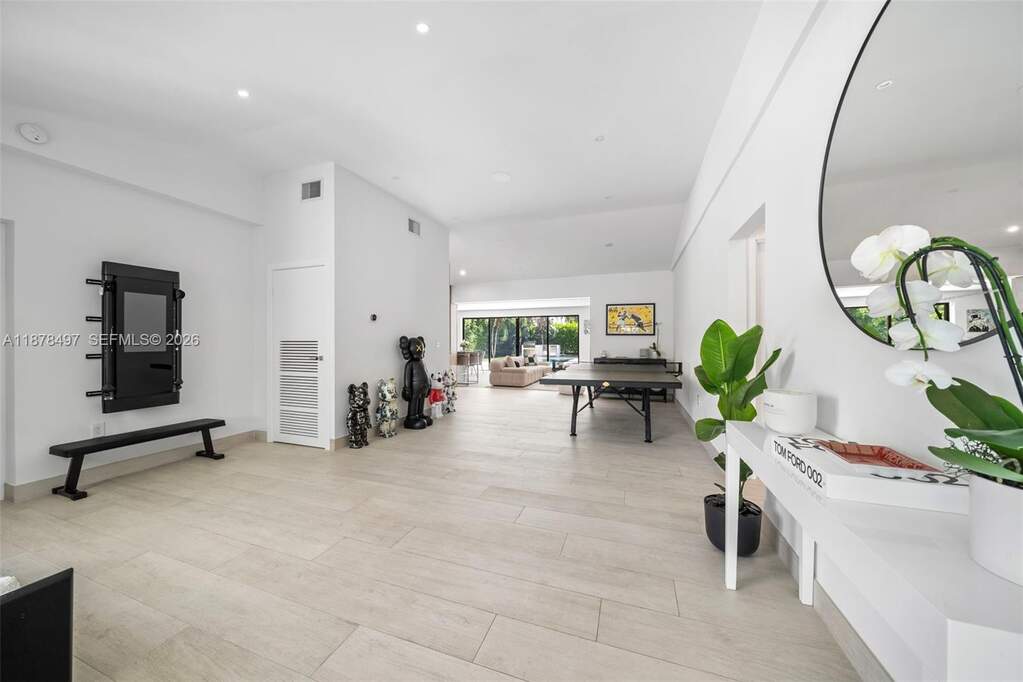 4 Bedroom Single Family Home/House's Image 4