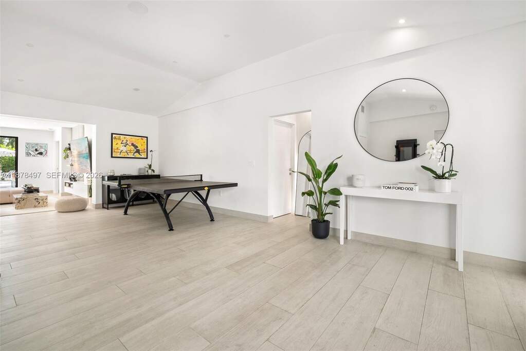 4 Bedroom Single Family Home/House's Image 6
