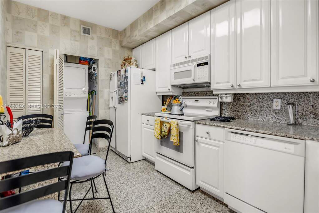3 Bedroom Apartment/Flat's Image 11