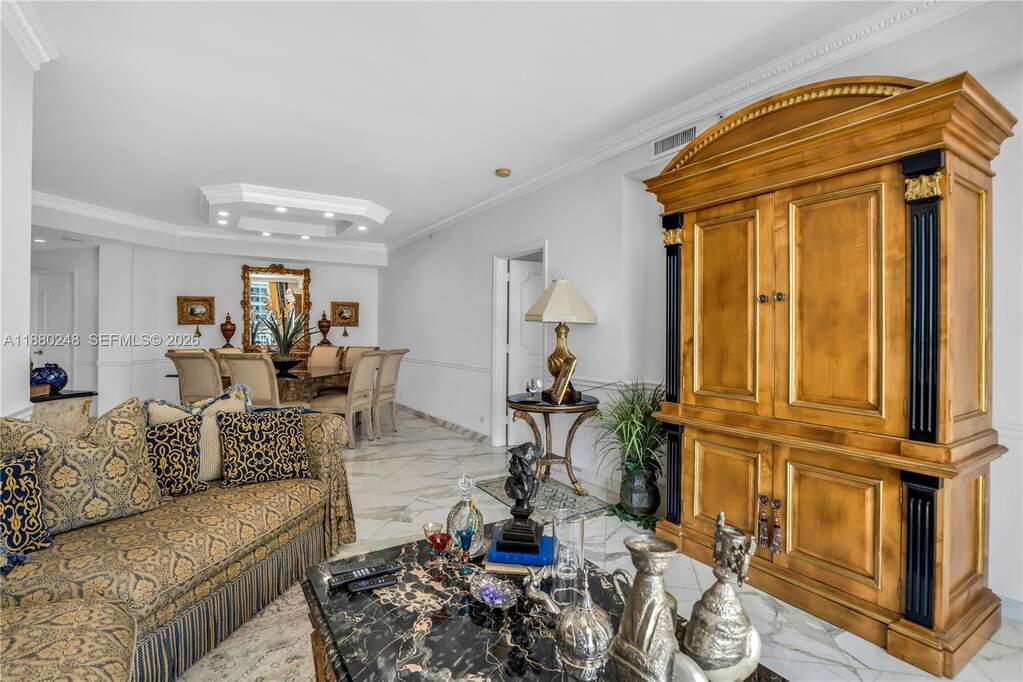 3 Bedroom Apartment/Flat's Image 3