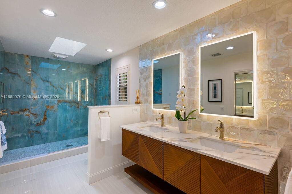 3 Bedroom Single Family Home/House's Image 28