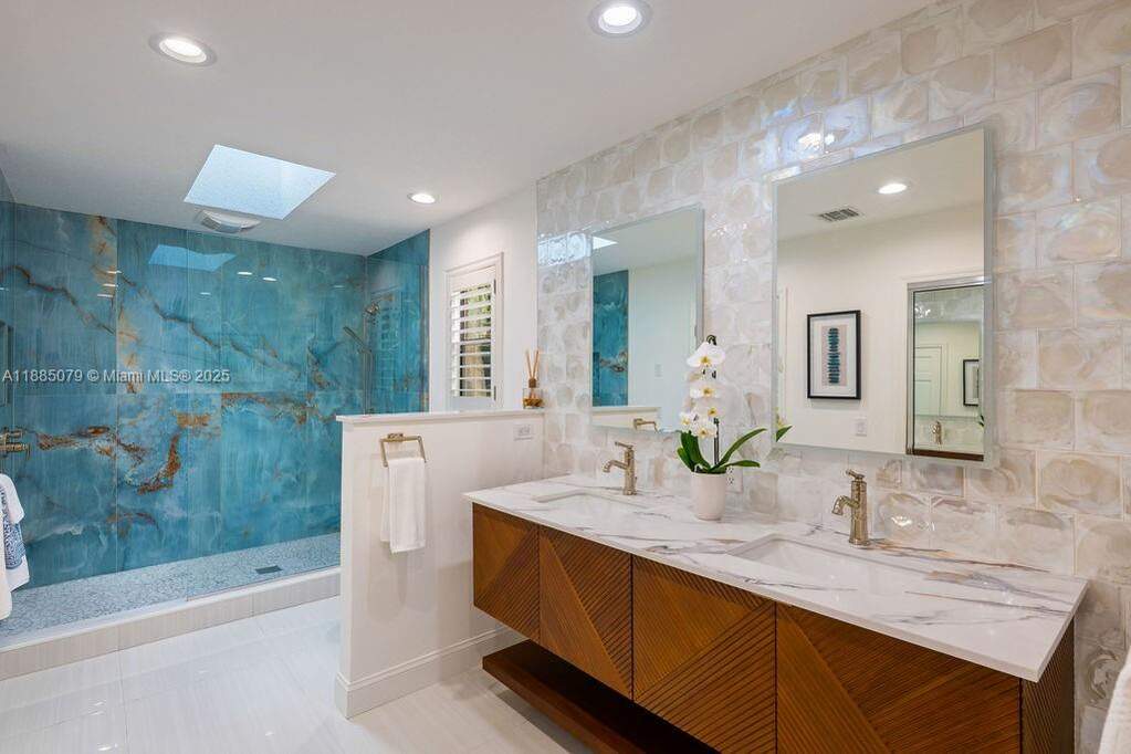3 Bedroom Single Family Home/House's Image 29