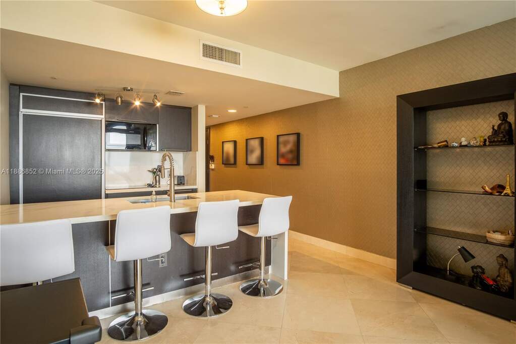 2 Bedroom Apartment/Flat's Image 7