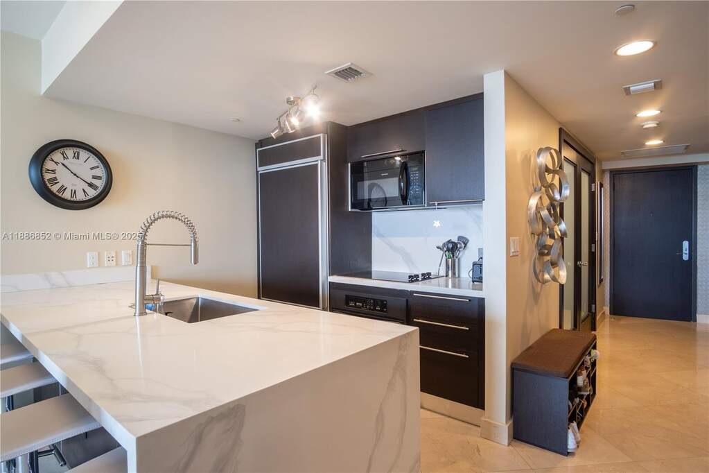 2 Bedroom Apartment/Flat's Image 5