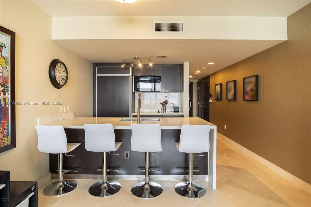 2 Bedroom Apartment/Flat's Image 6