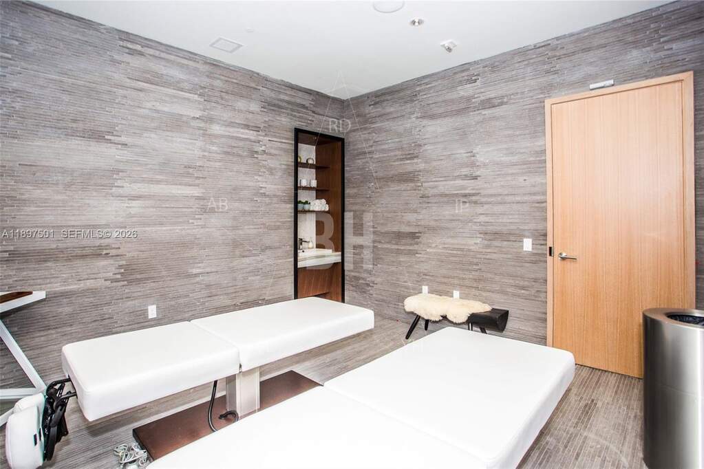 2 Bedroom Apartment/Flat's Image 32