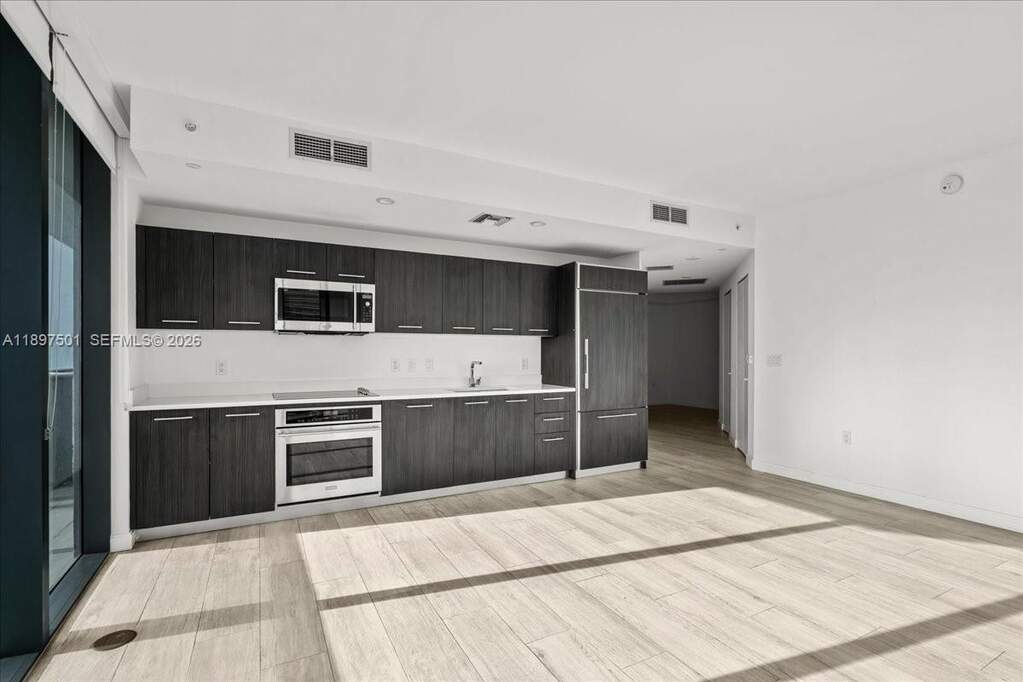 2 Bedroom Apartment/Flat's Image 3