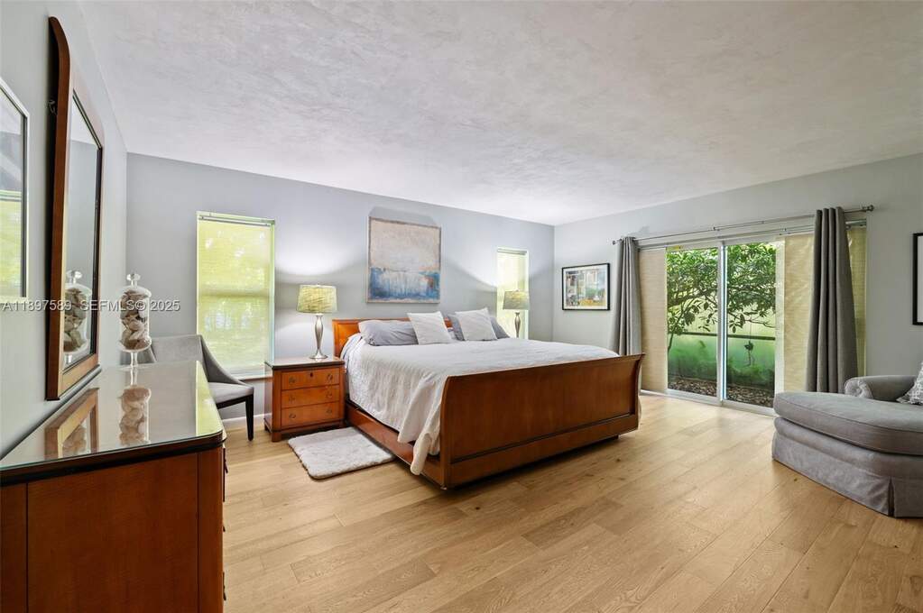 5 Bedroom Single Family Home/House's Image 14