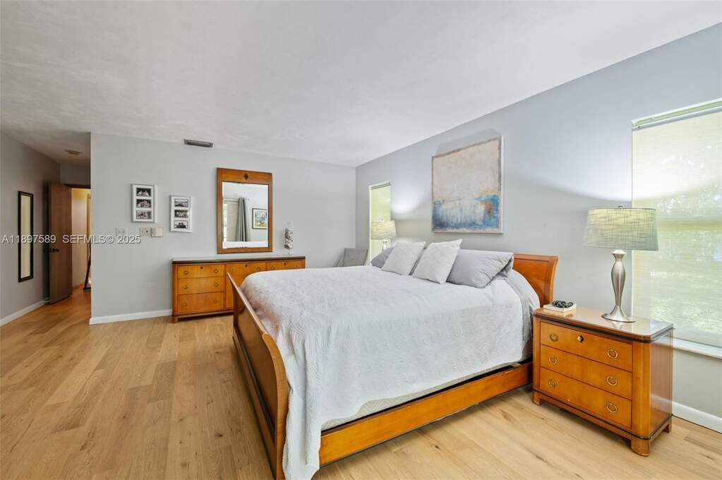 5 Bedroom Single Family Home/House's Image 15