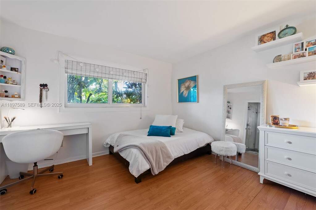 5 Bedroom Single Family Home/House's Image 20
