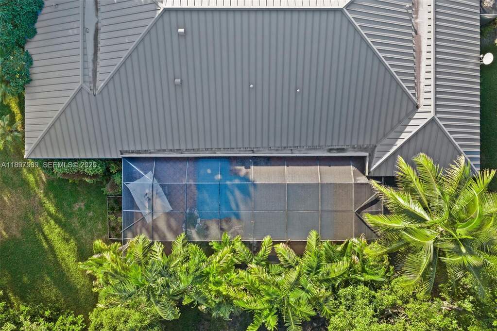 5 Bedroom Single Family Home/House's Image 39
