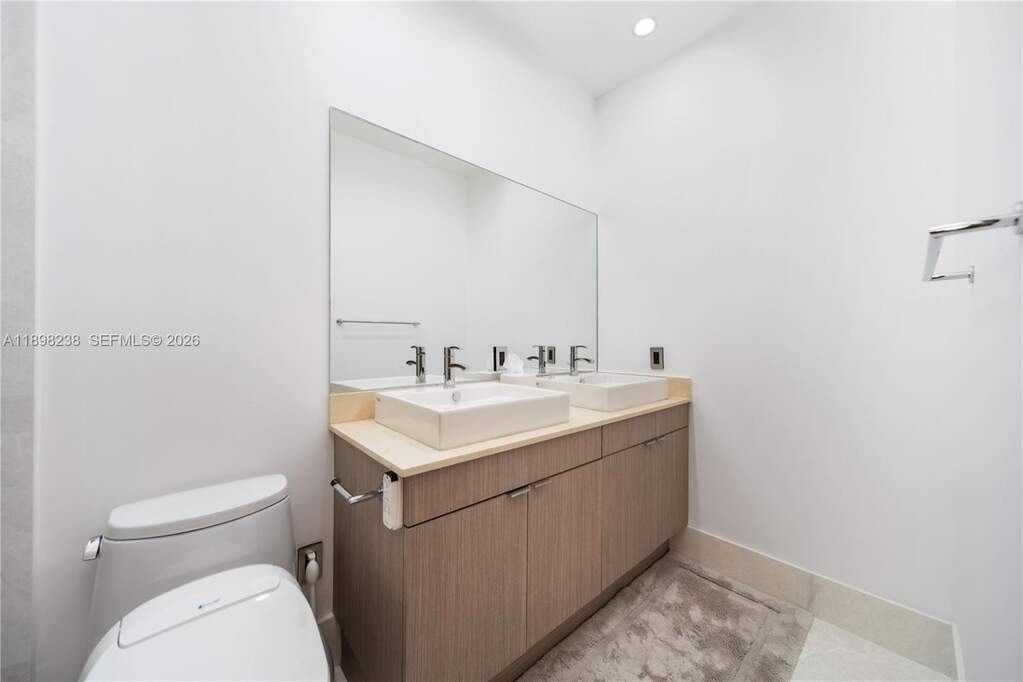 4 Bedroom Villa/Townhouse's Image 48