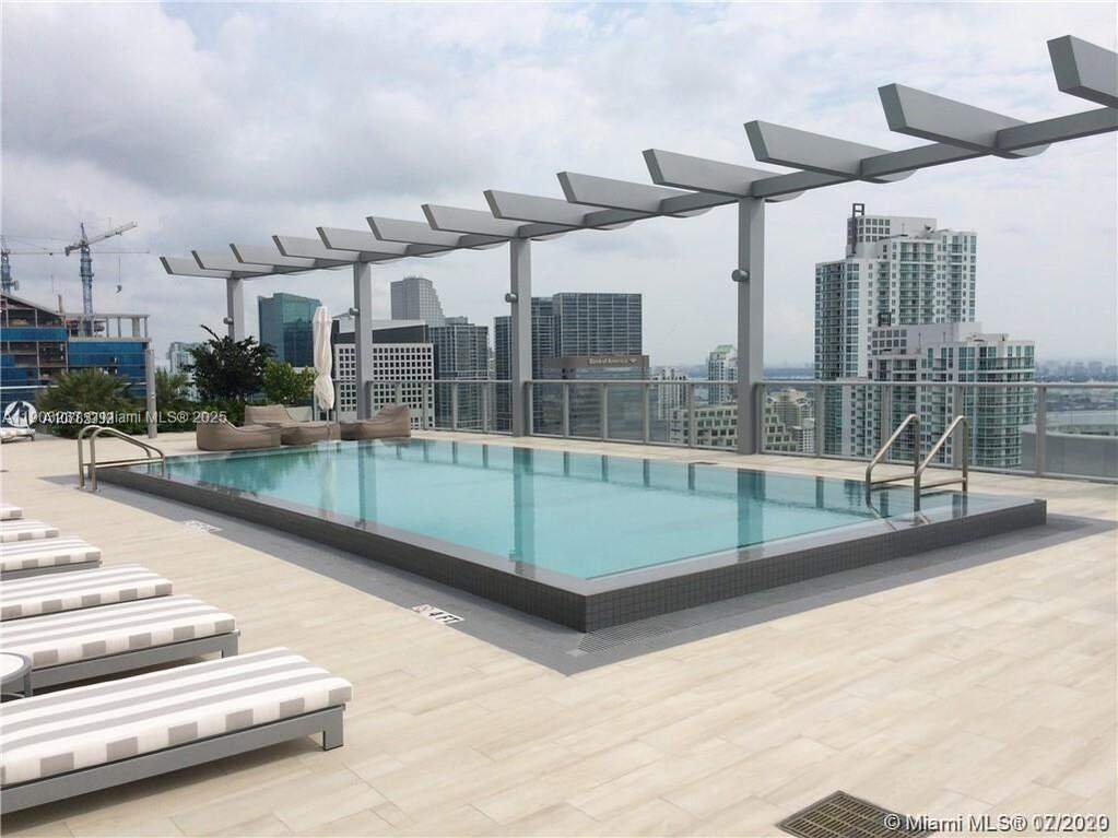2 Bedroom Apartment/Flat's Image 8