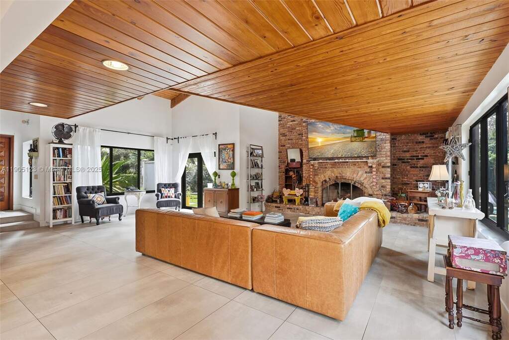 3 Bedroom Single Family Home/House's Image 10