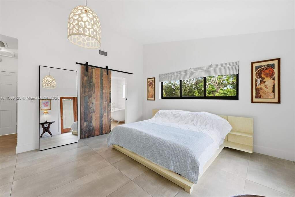 3 Bedroom Single Family Home/House's Image 32