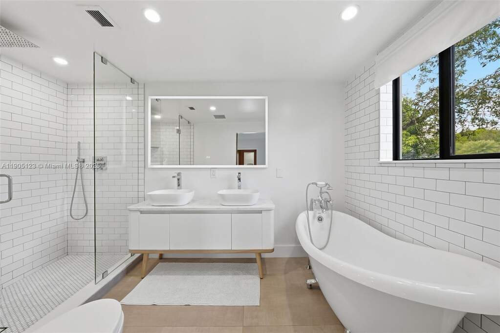3 Bedroom Single Family Home/House's Image 34