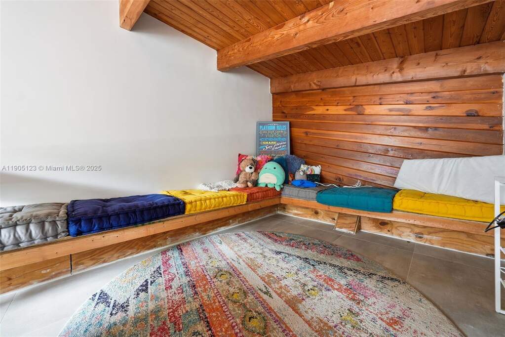 3 Bedroom Single Family Home/House's Image 38