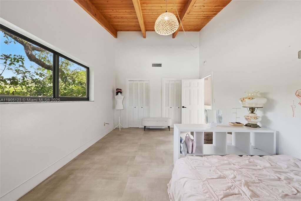 3 Bedroom Single Family Home/House's Image 43
