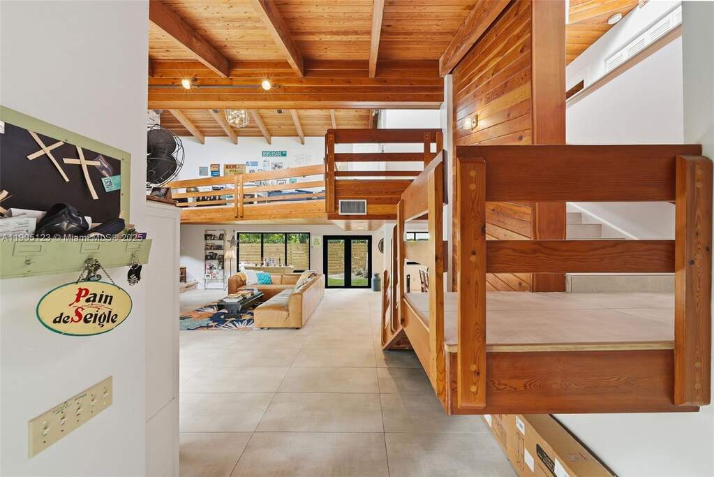 3 Bedroom Single Family Home/House's Image 3