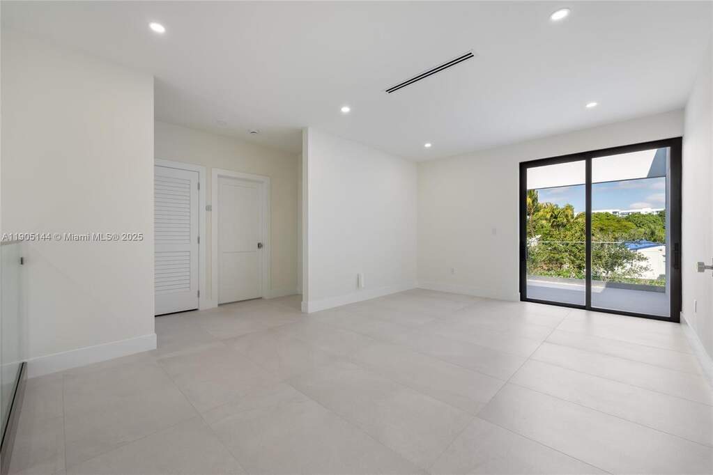 4 Bedroom Single Family Home/House's Image 16