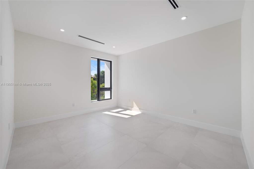 4 Bedroom Single Family Home/House's Image 21