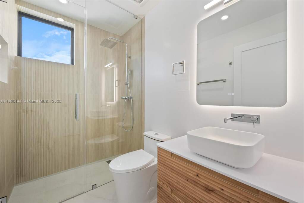 4 Bedroom Single Family Home/House's Image 22
