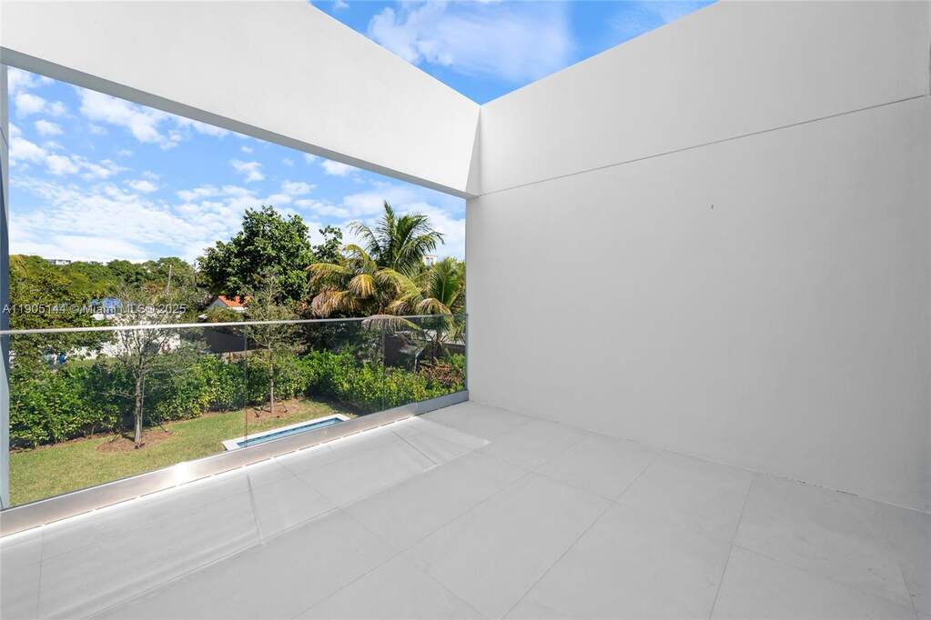 4 Bedroom Single Family Home/House's Image 25