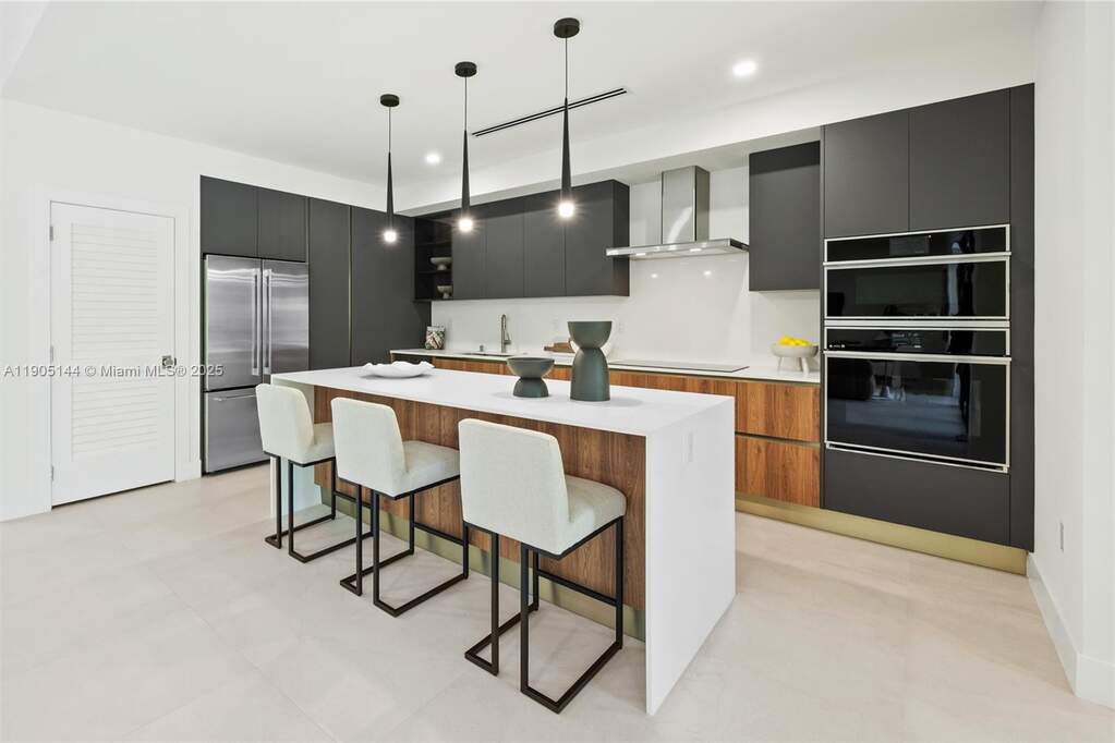 4 Bedroom Single Family Home/House's Image 5