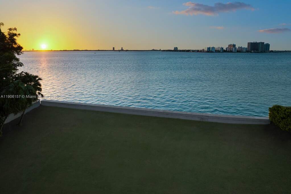Land/Vacant Land's Image 5